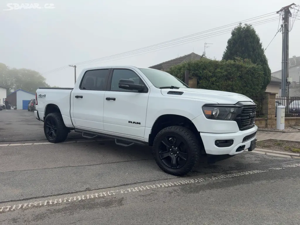 Dodge RAM 1500 Bighorn 5,7 Hemi Lonestar Crew 2023